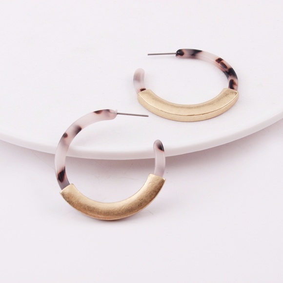 Tortoise Shell Hoops - Picture 5 of 5